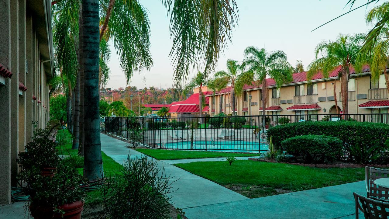 Motel 6 - Anaheim Hills, Ca Εξωτερικό φωτογραφία
